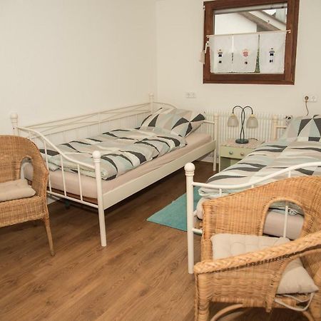 Ferienwohnung "Hirsch Huesli" Шопфхайм Экстерьер фото